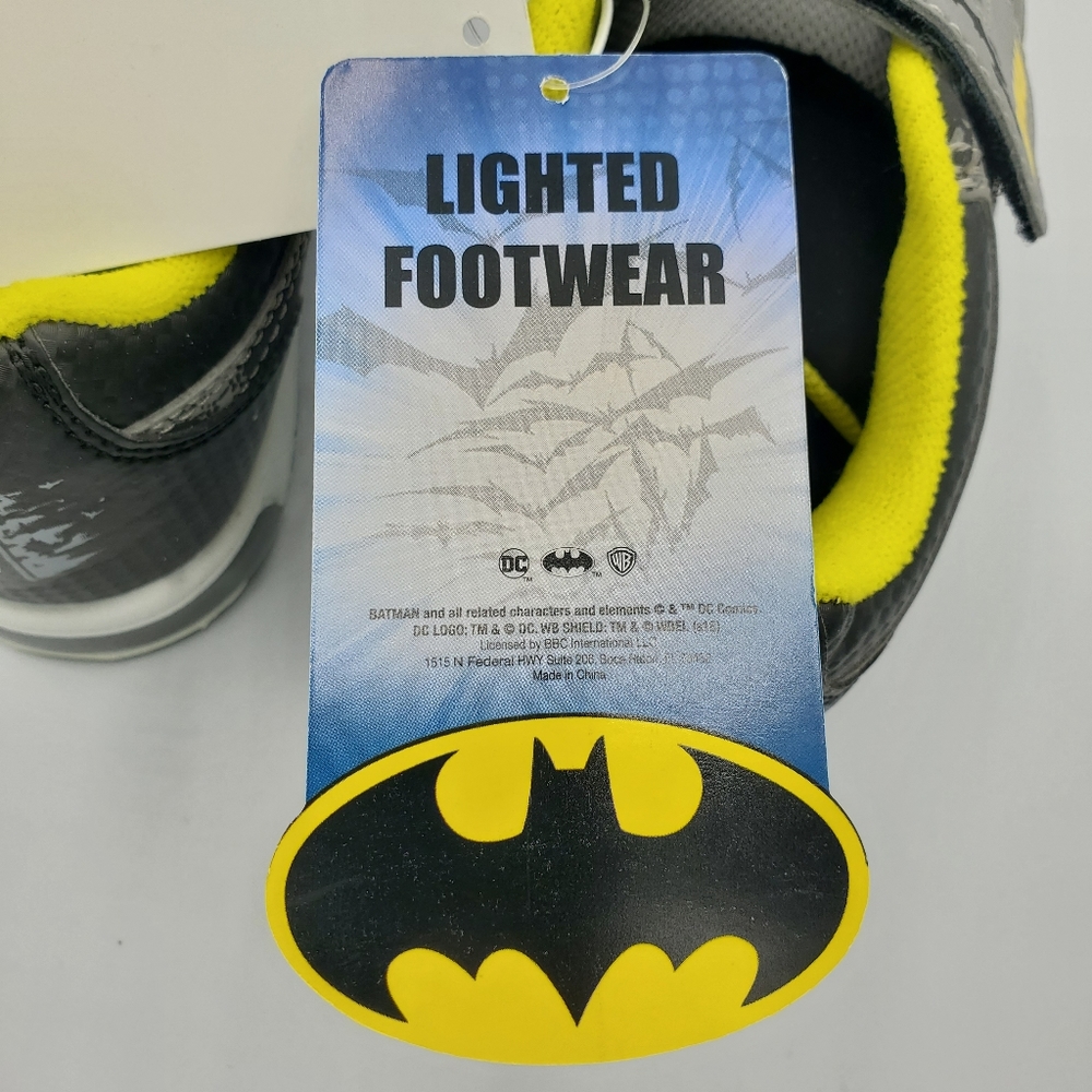 Batman Boys Black/Yellow/Silver Light Up Shoes 13 - Picture 8 of 9